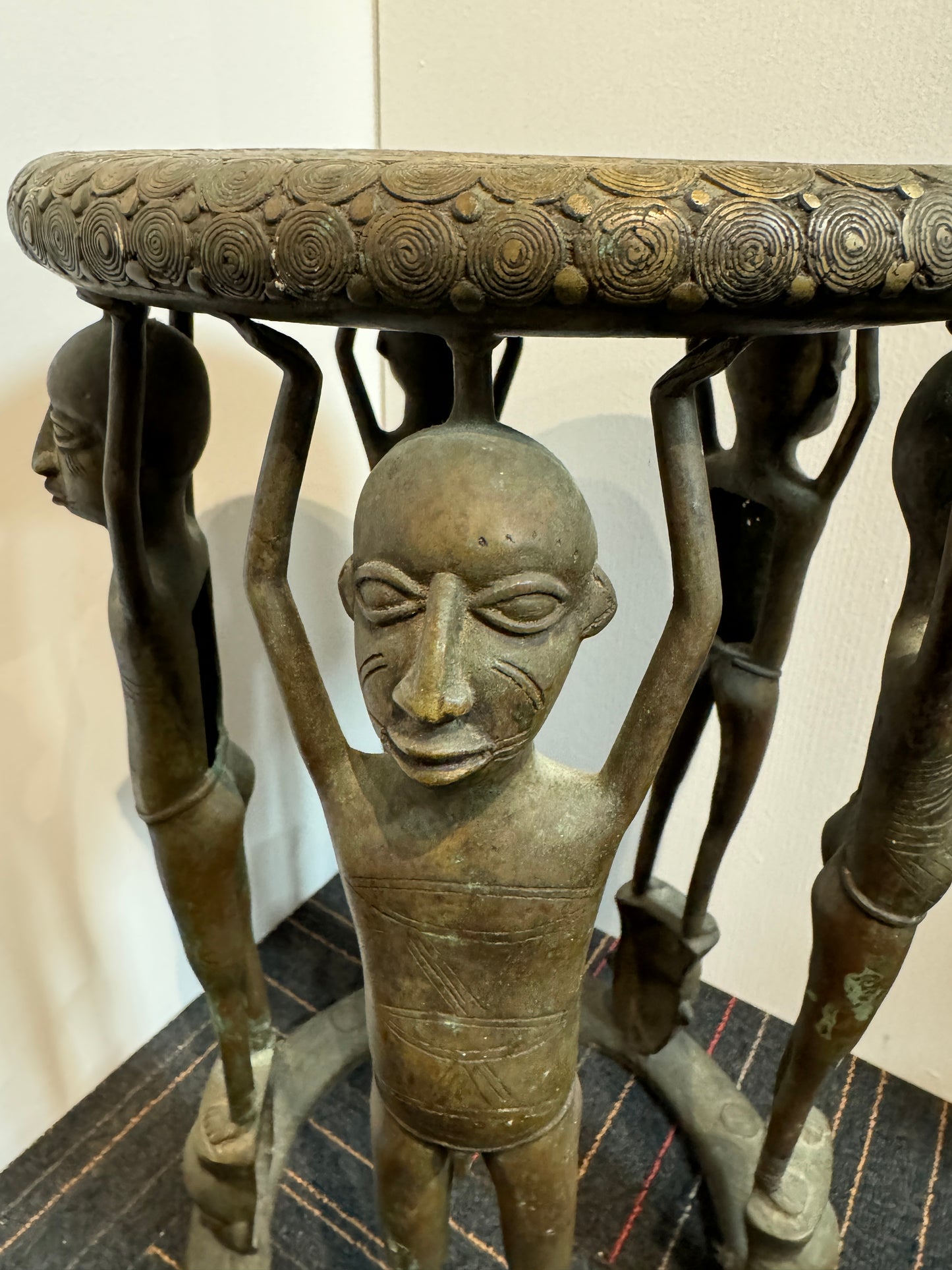 Afrique, tabouret en bronze